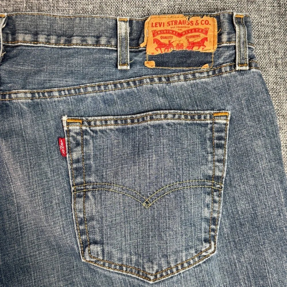 Mens Levi's 559 Relaxed Straight Jeans 44x32 (fits 45x32) Blue Medium Wash Denim